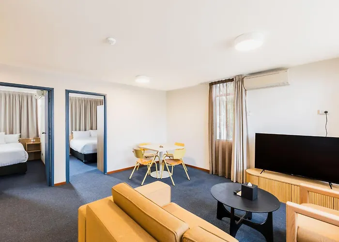 Statesman Hotel